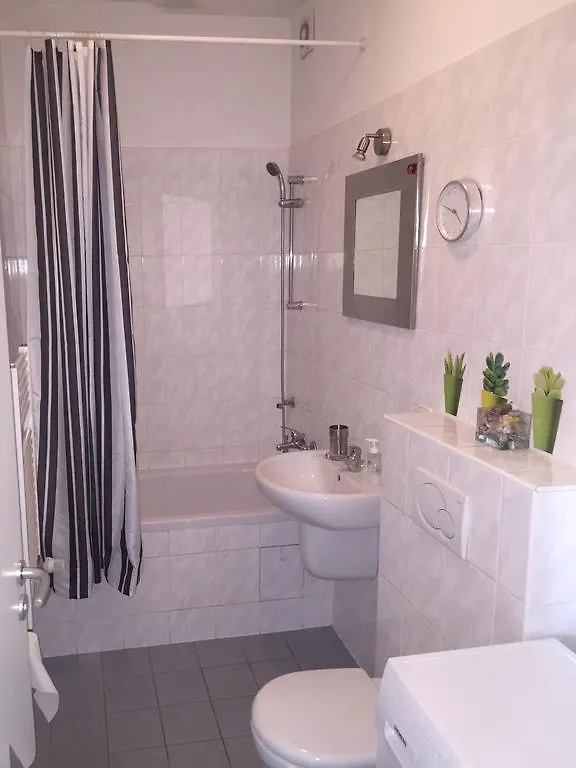 Apartment Na Hrebenkach Prague